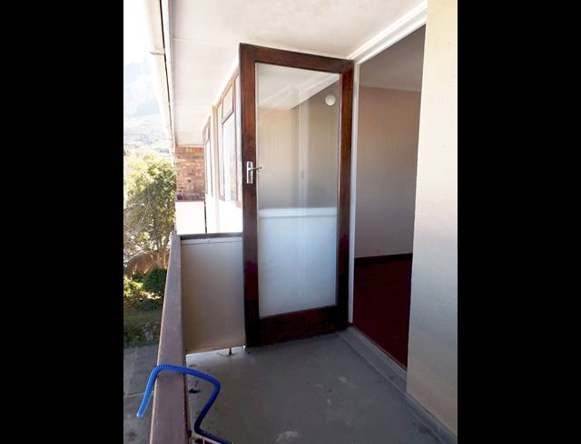 1 bed property to rent in ROSEBANK
